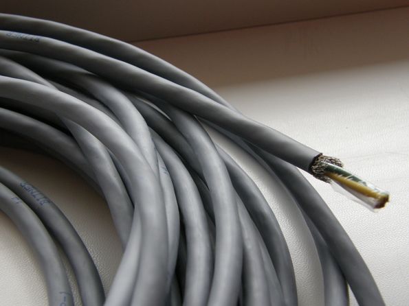 kabel 4x0,75 ekranowany.jpg