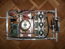 ELEKTRONIKA- widok z góry, znajduje sie pod maszyną, można całośc wyciągnąć bo umieszczona jest na prowadnicach