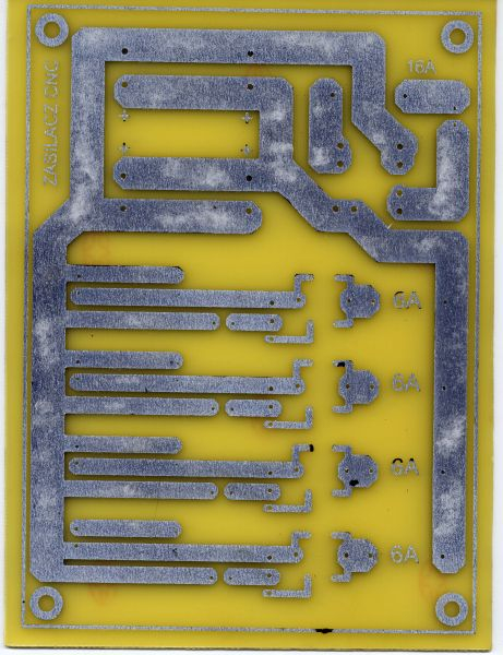 PCB zasilacza po trawieniu